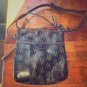 Dooney & Bourke vintage cross body purse